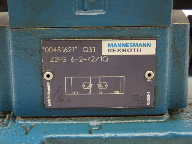 Rexroth 4WEH22 J74/ 4WE6 J53/AG24NK4/B08 Directional Control Solenoid Valve 24V