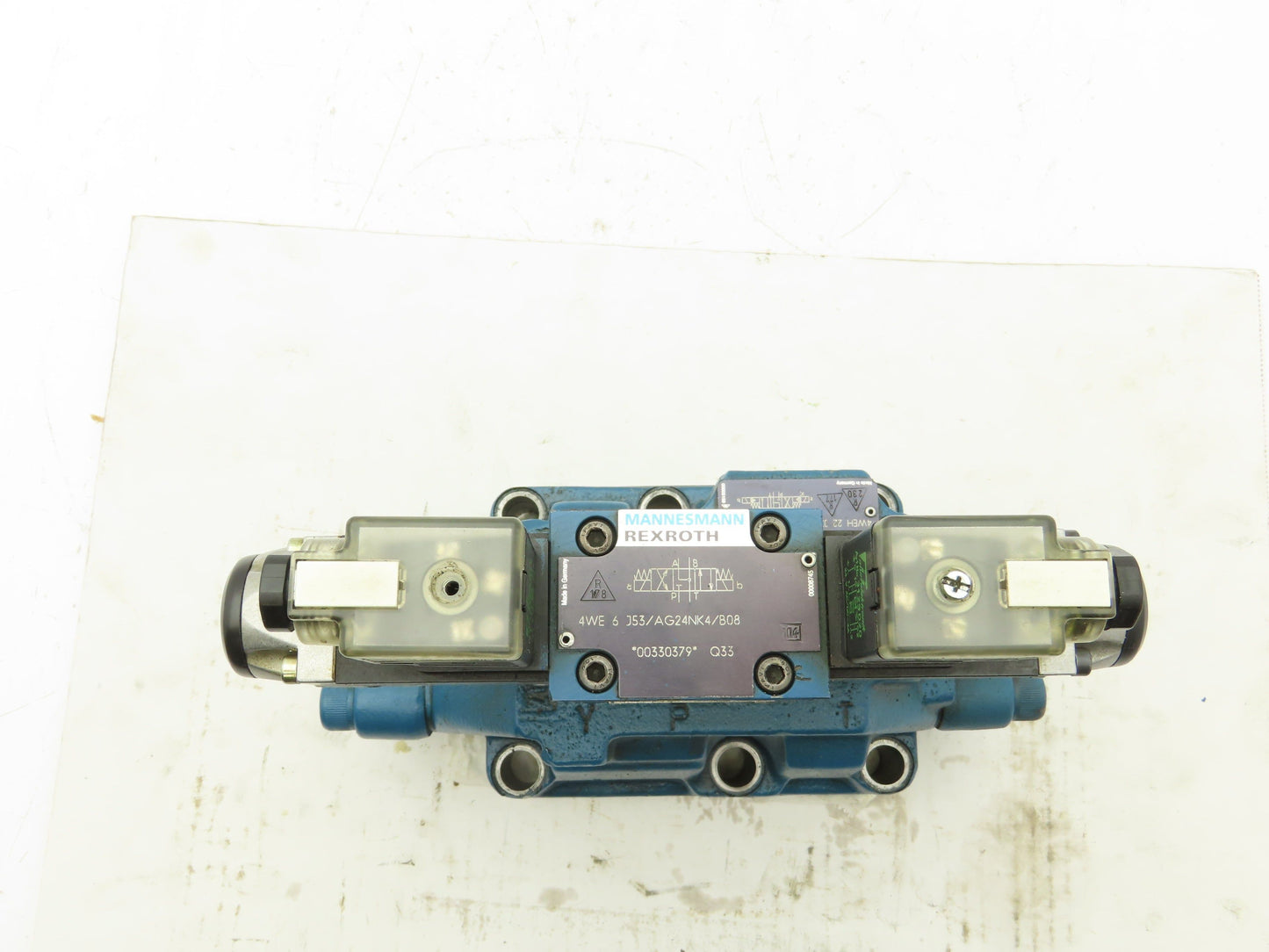 Rexroth 4WEH22 J74/ 4WE6 J53/AG24NK4/B08 Directional Control Solenoid Valve 24V