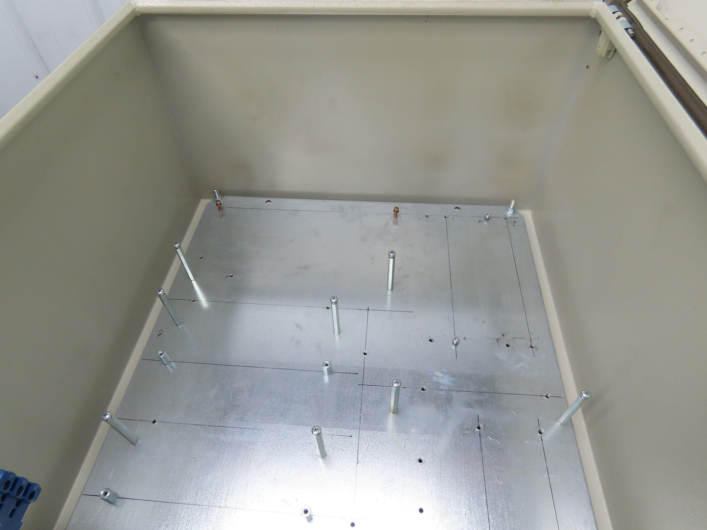 Rittal 1376 Electrical Enclosure 760x600x350mm Backplate Wall Mount