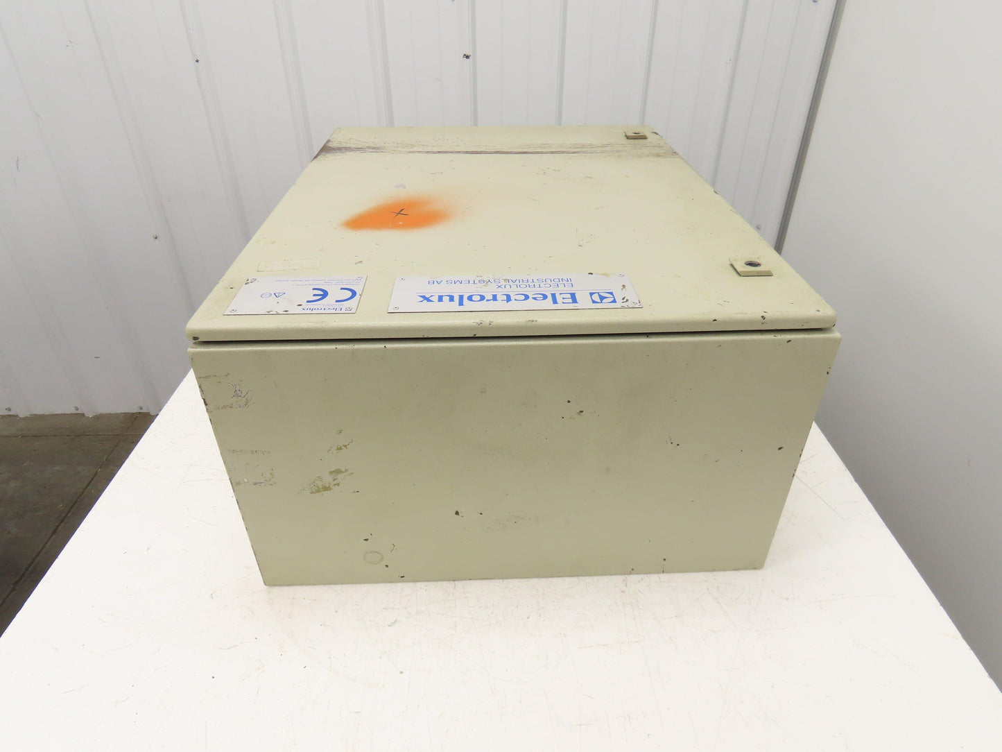 Rittal 1376 Electrical Enclosure 760x600x350mm Backplate Wall Mount