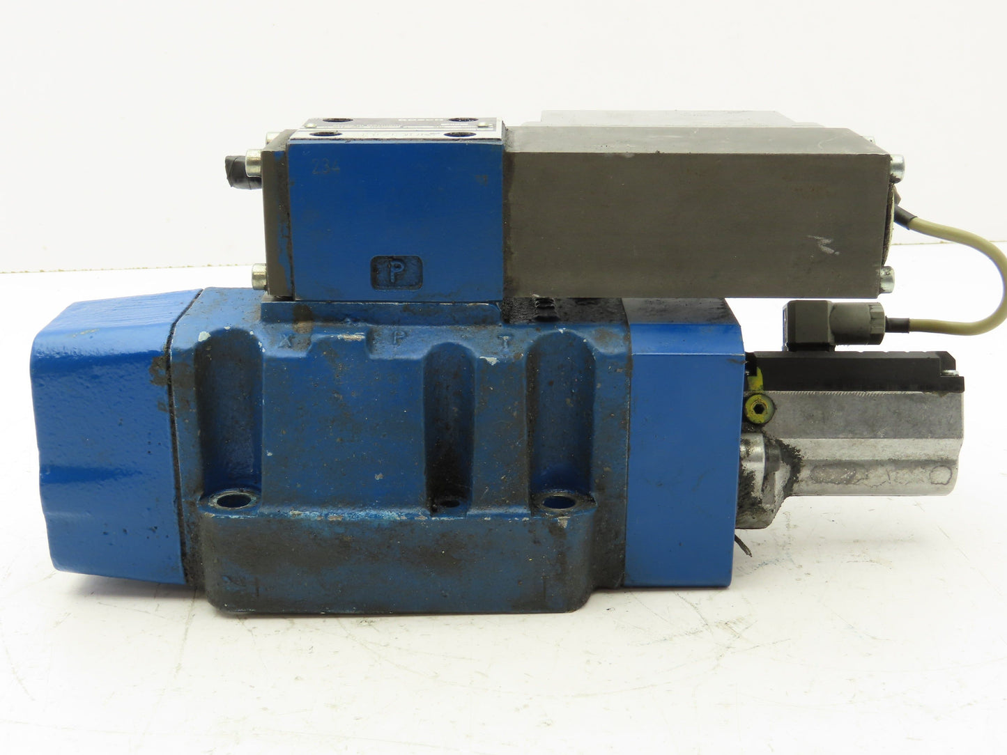 Bosch Rexroth R978715405 Proportional Directional Servo Valve 0811404614 4WRLE16