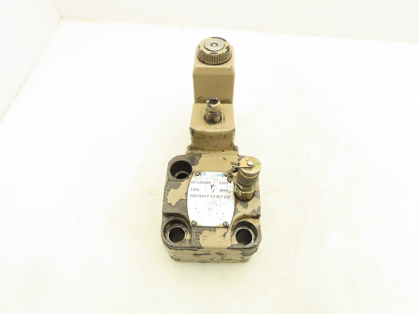 Vickers CG5060AFMUHL7110 Hydraulic Relief Valve Solenoid Controlled 24V DG4V3