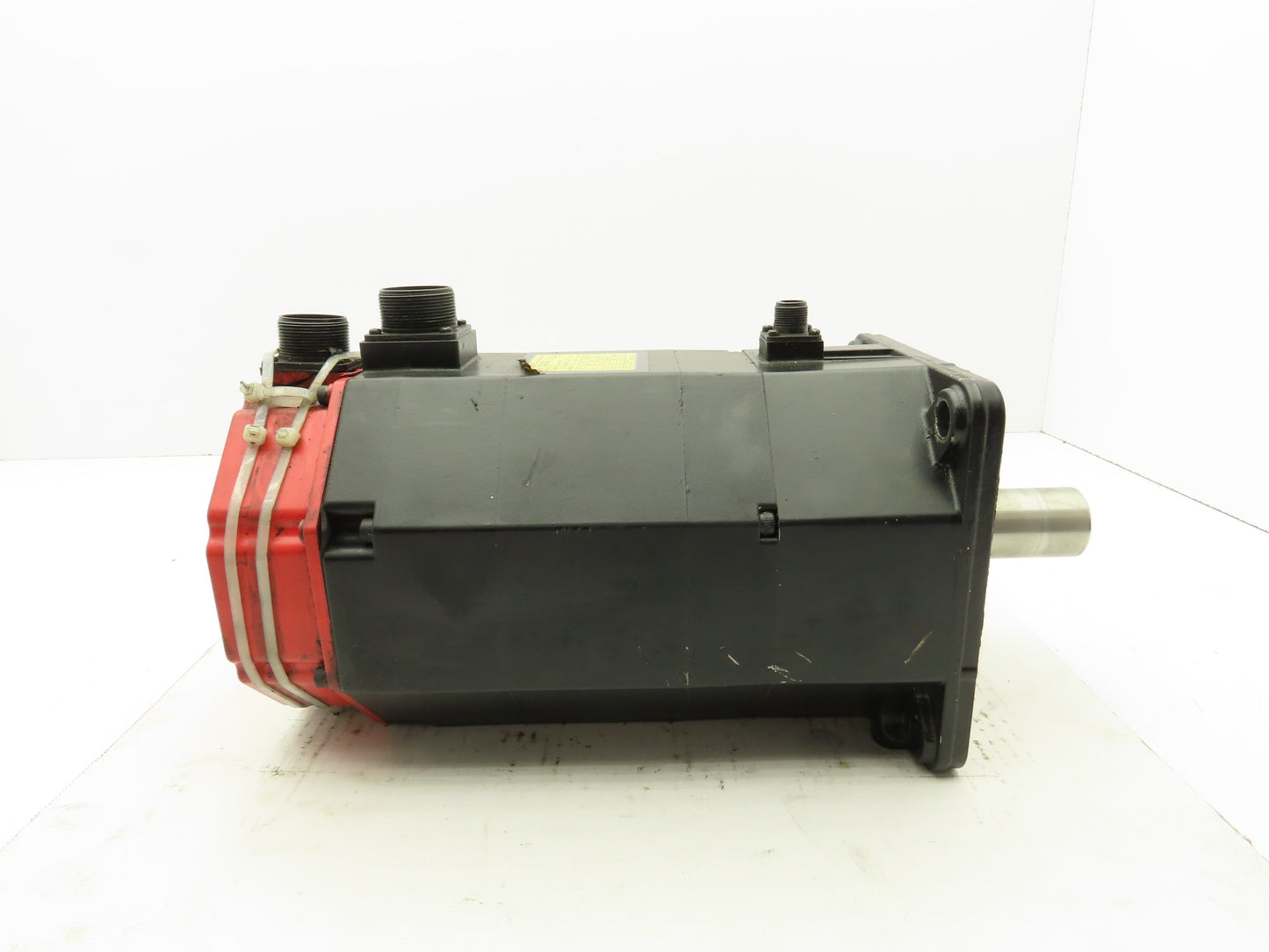Fanuc A06B-0142-B177 AC Servo Motor 2.1kW 2000 RPM 186V 7.4A 3PH