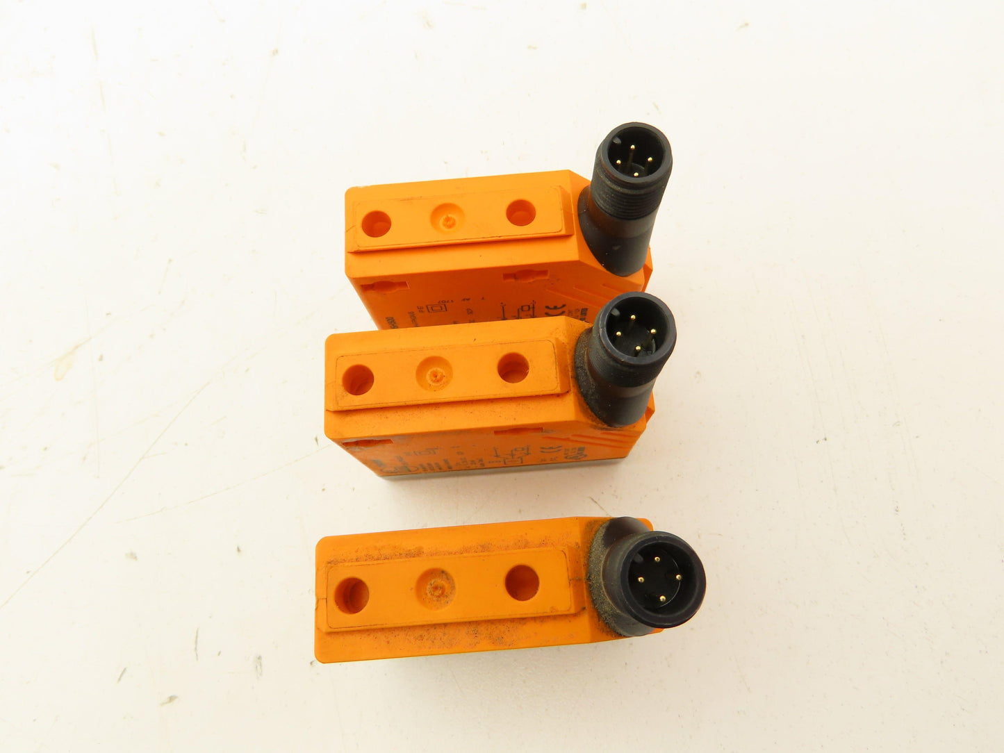 IFM Efector O5H-FPKG/US Diffuse Reflection Sensor Background Suspension Lot of 3