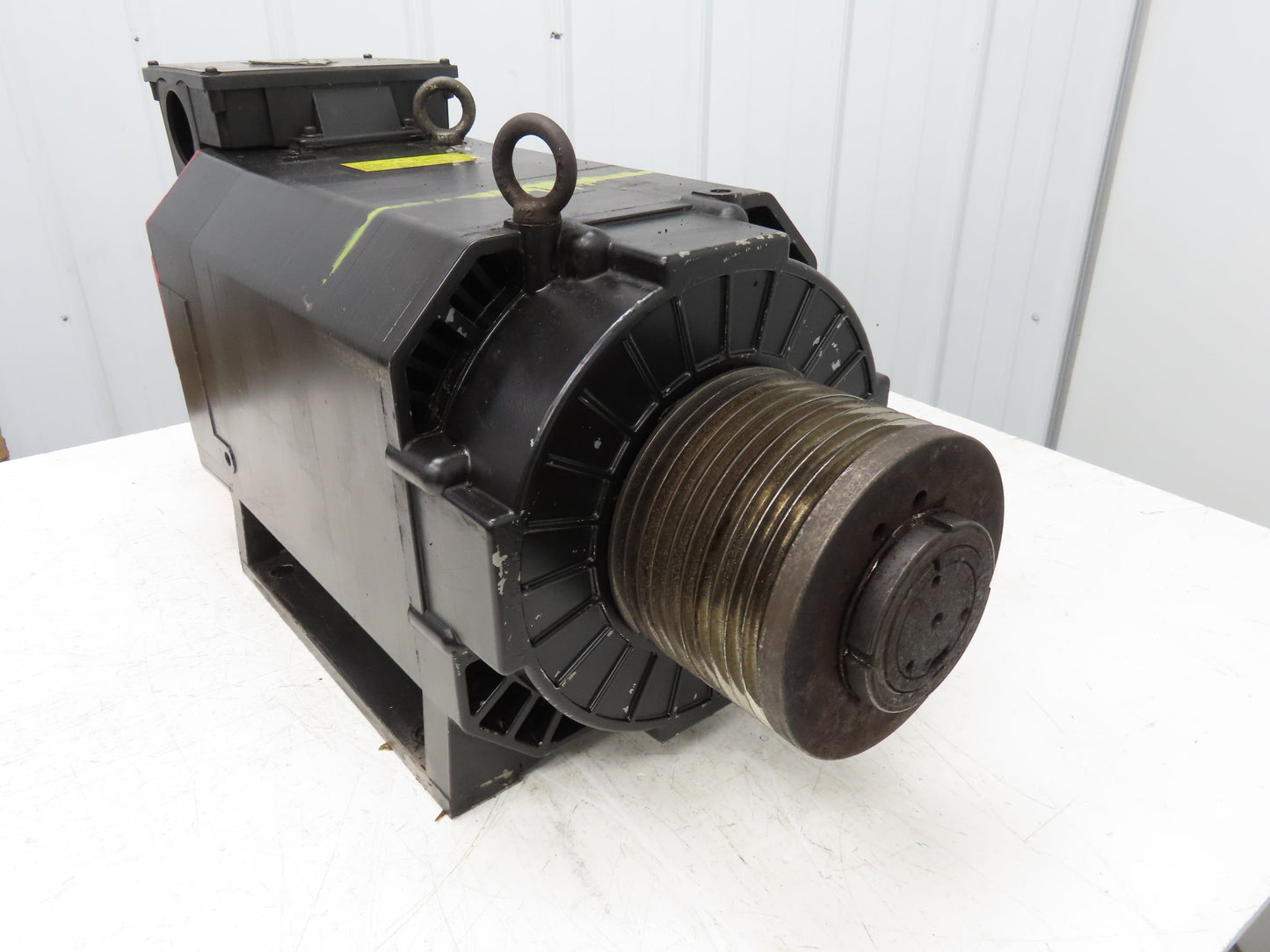 Fanuc A06B-0831-B200 AC Spindle Servo Motor 22kw 4500RPM 4 Pole 3Ph 217V