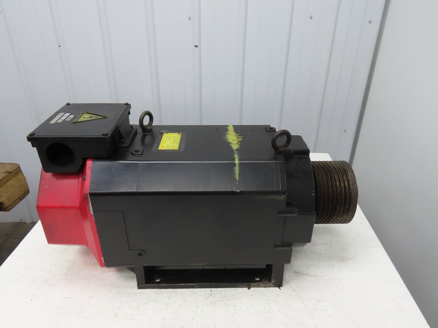 Fanuc A06B-0831-B200 AC Spindle Servo Motor 22kw 4500RPM 4 Pole 3Ph 217V