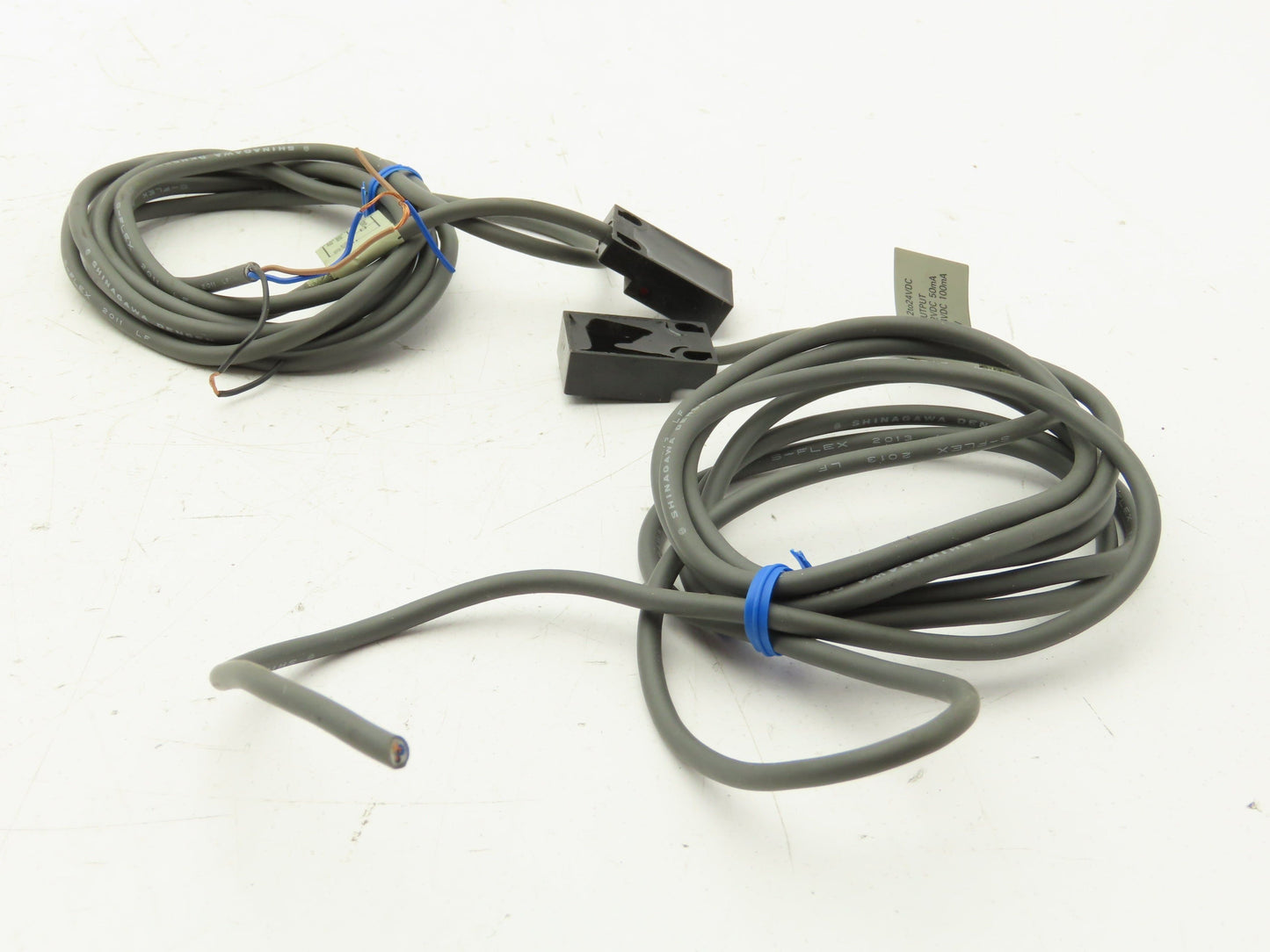 Omron TL-W5MC2 Flat Inductive Proximity Sensor 5mm Lot of 2