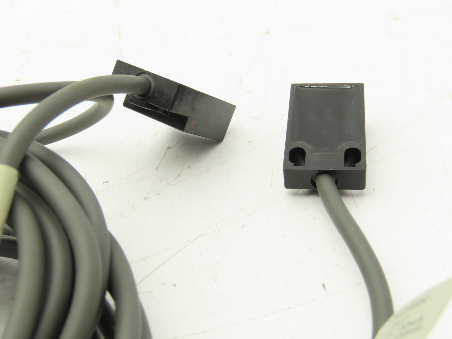 Omron TL-W5MC2 Flat Inductive Proximity Sensor 5mm Lot of 2