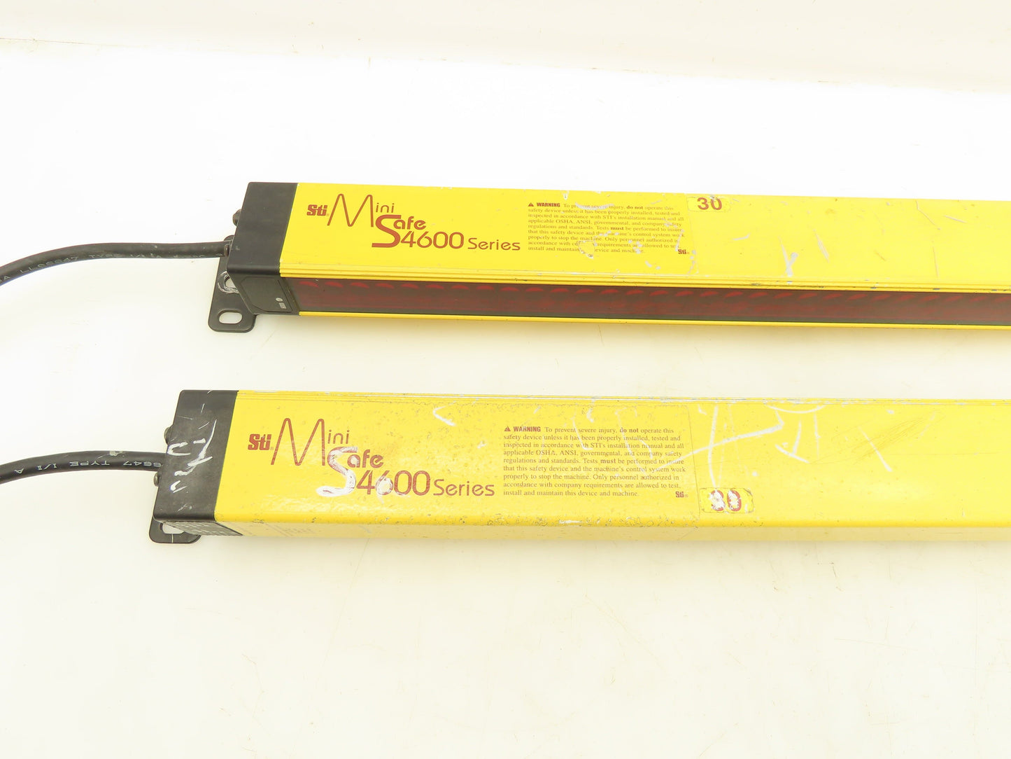 STI MS46-30-700-Q1-X Light Curtain Transmitter And Receiver Set 24VDC Input 70mm