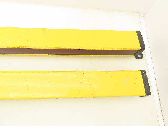 STI MS46-30-700-Q1-X Light Curtain Transmitter And Receiver Set 24VDC Input 70mm