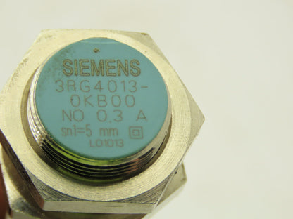 Siemens 3RG4013-0KB00 Cylindrical Inductive Sensor 4.5-5.5mm Range