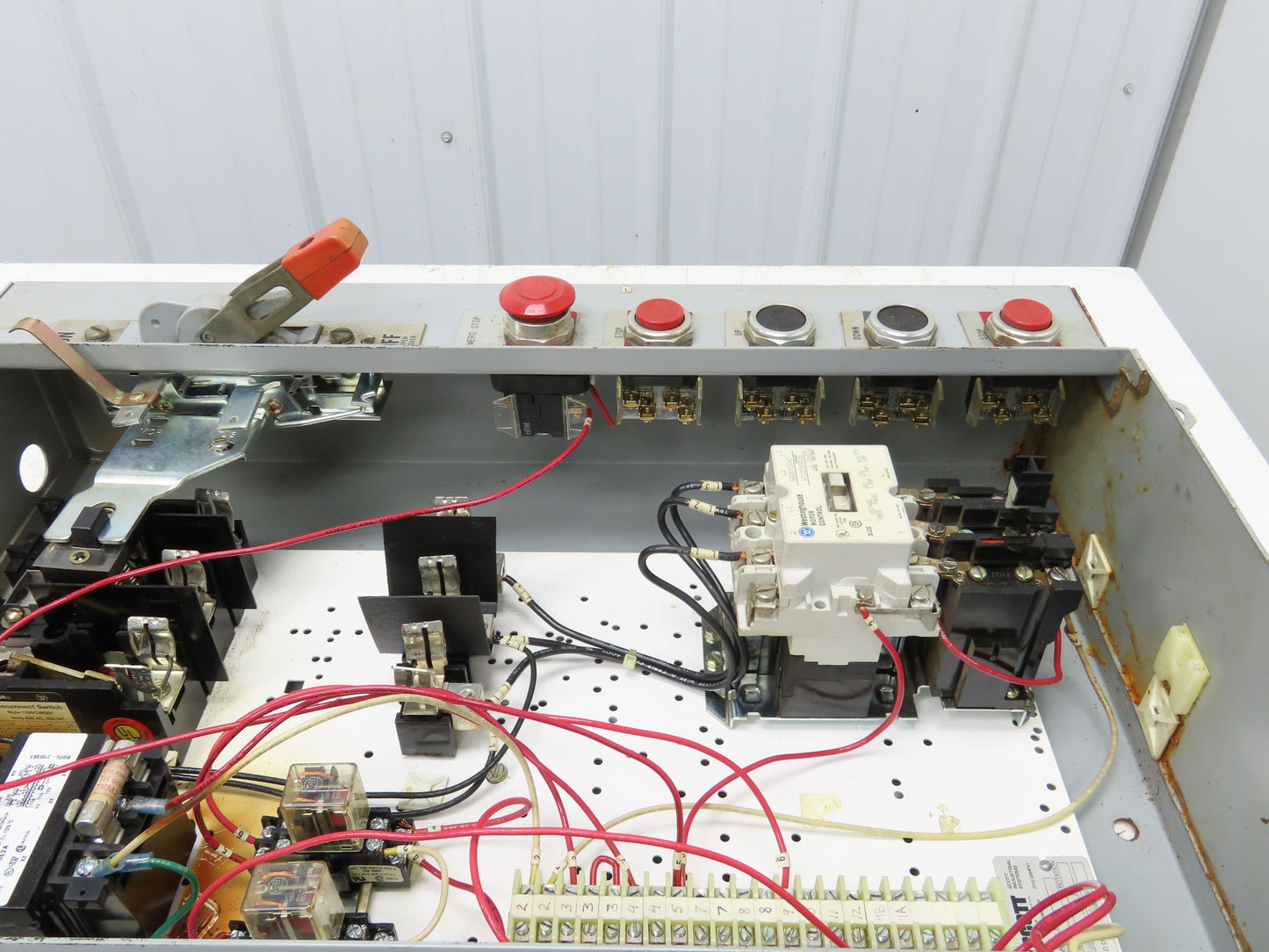Westinghouse Combination Motor Starter NEMA 1 Size 10Hp 480V Oversized Enclosure