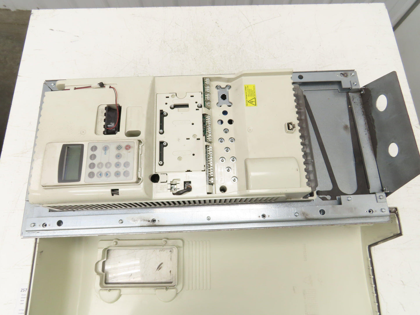 ABB ACS800-U1-0050-5+B056-P901 AC Variable Frequency Drive 50Hp 3Ph 480V 65A