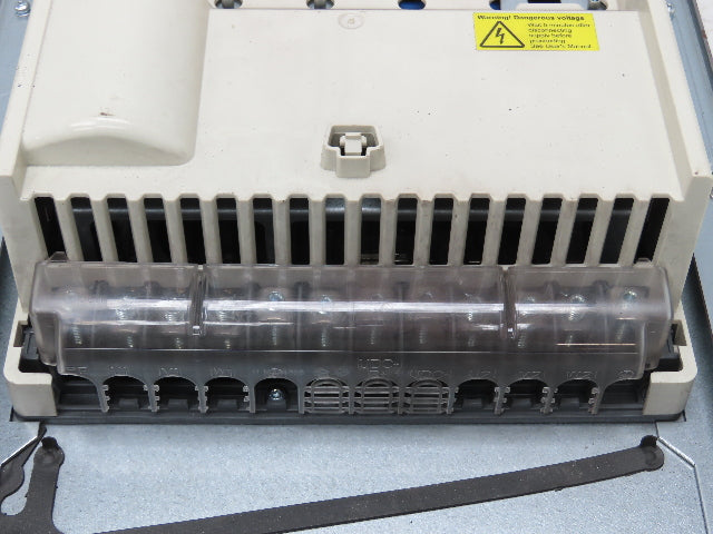 ABB ACS800-U1-0050-5+B056-P901 AC Variable Frequency Drive 50Hp 3Ph 480V 65A