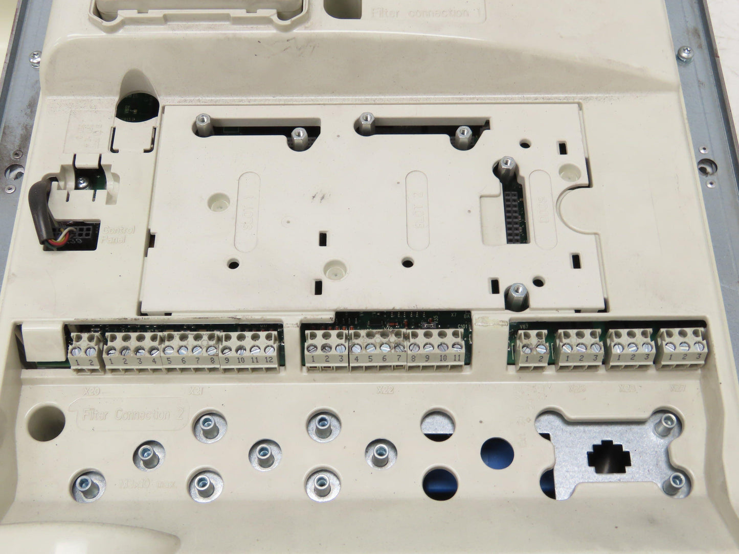 ABB ACS800-U1-0050-5+B056-P901 AC Variable Frequency Drive 50Hp 3Ph 480V 65A