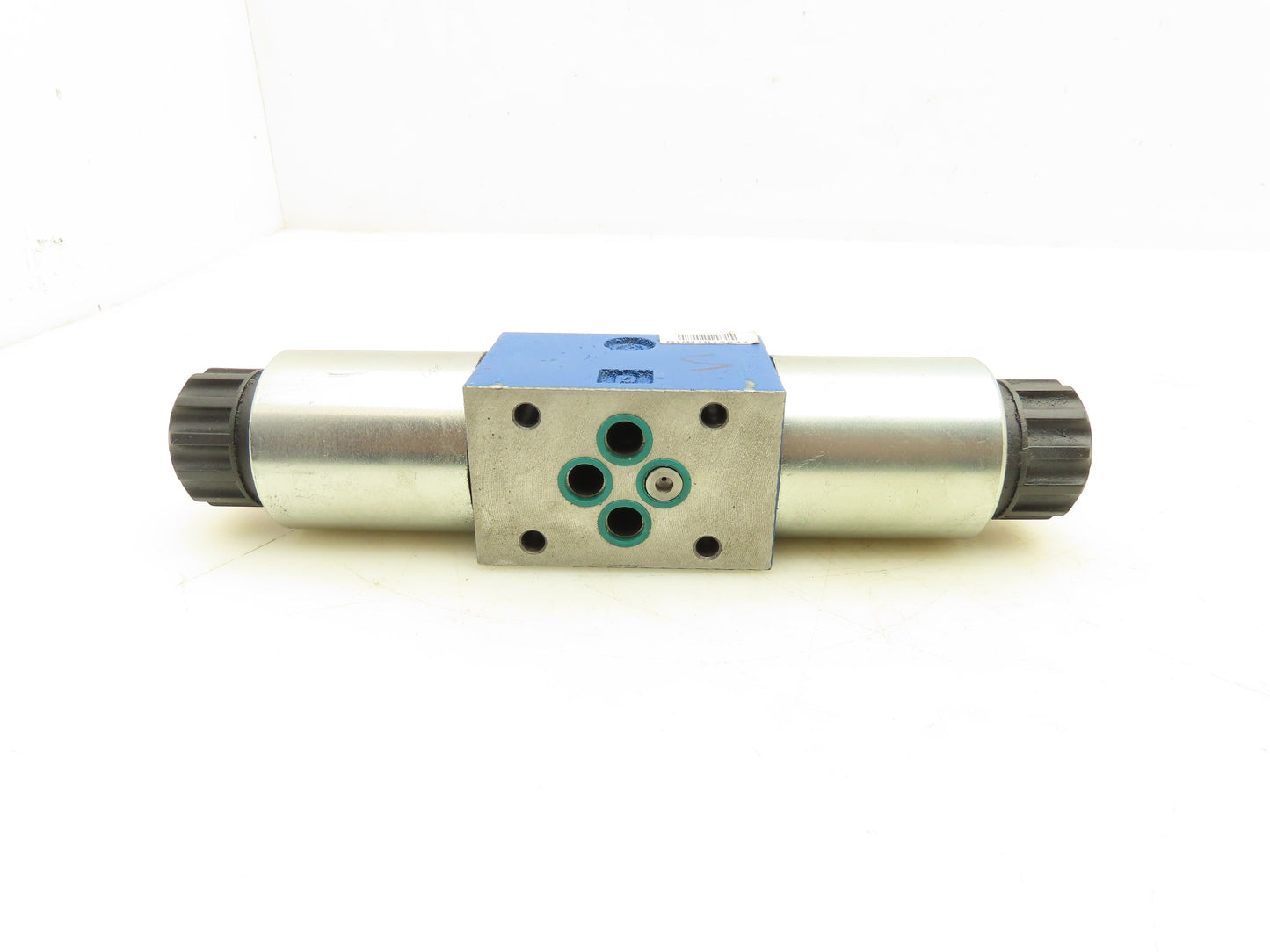 Rexroth 4WEH-10-E-2X/6AG24N9ETK4/B10V Directional Control Solenoid Valve 24VDC