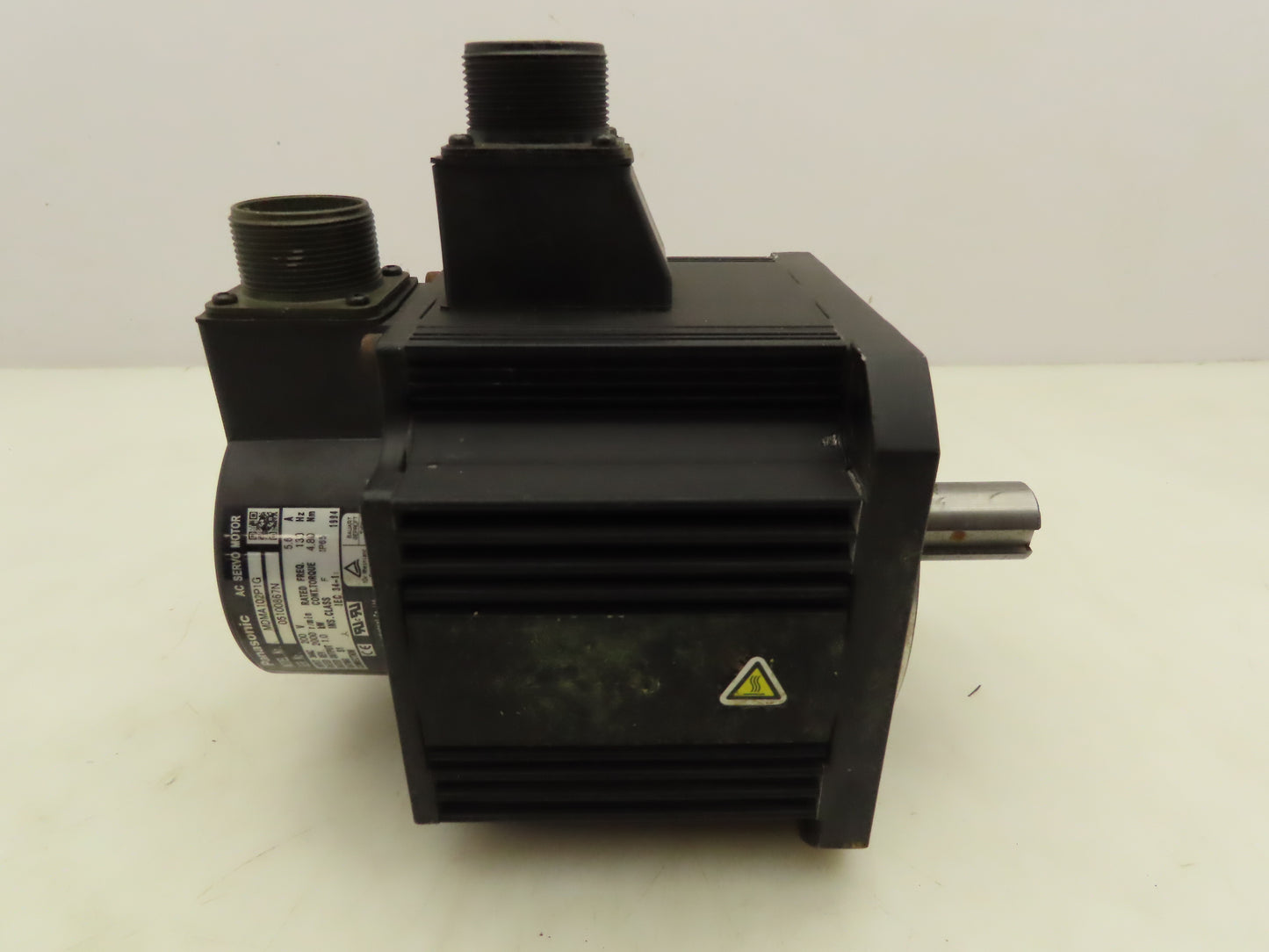 Panasonic MDMA102P1G AC Servo Motor 1kw 2000 RPM 200V 3PH