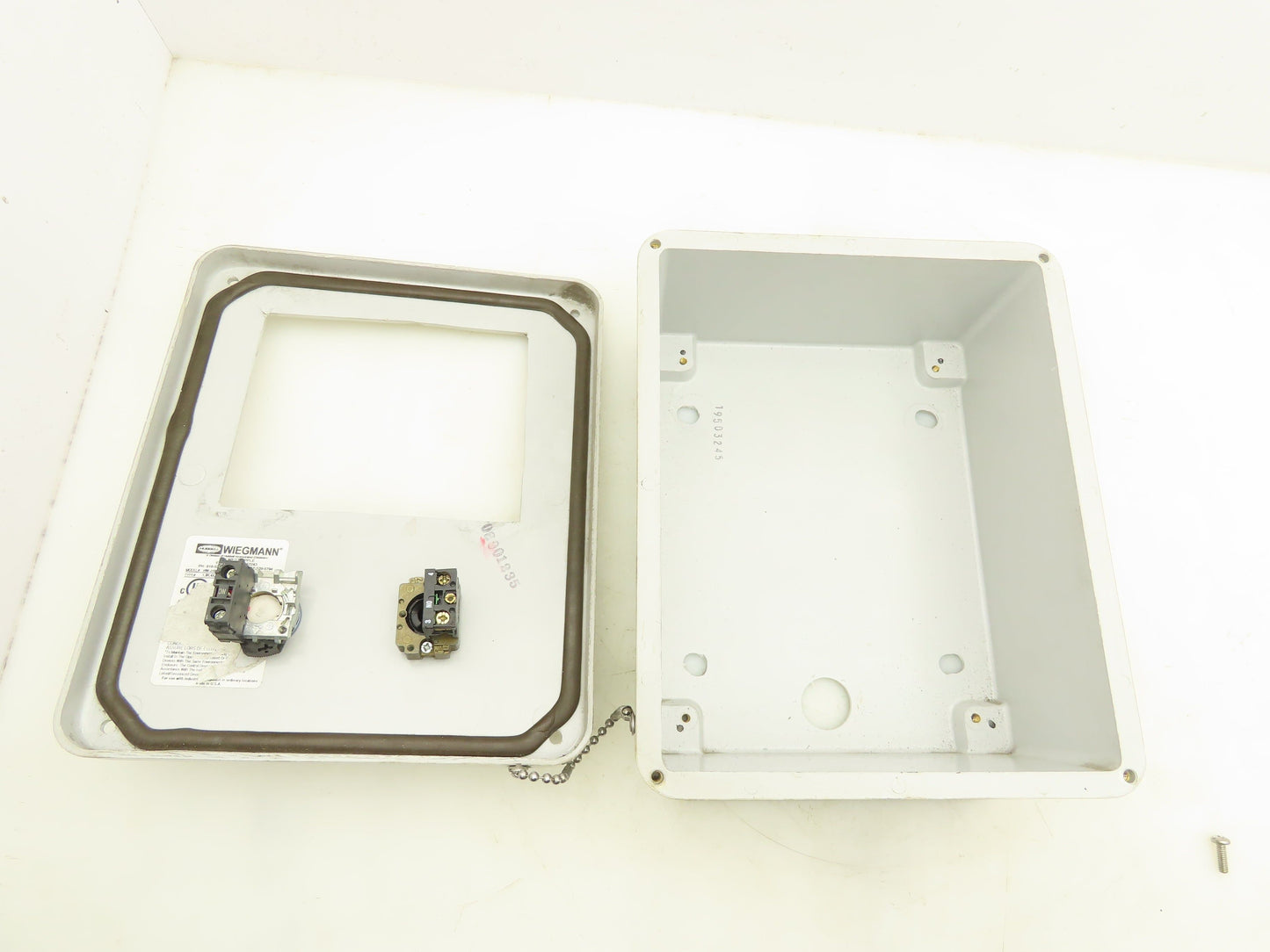 Wiegmann HW-J100804SC Fiberglass Electrical Enclosure 10x8x4"