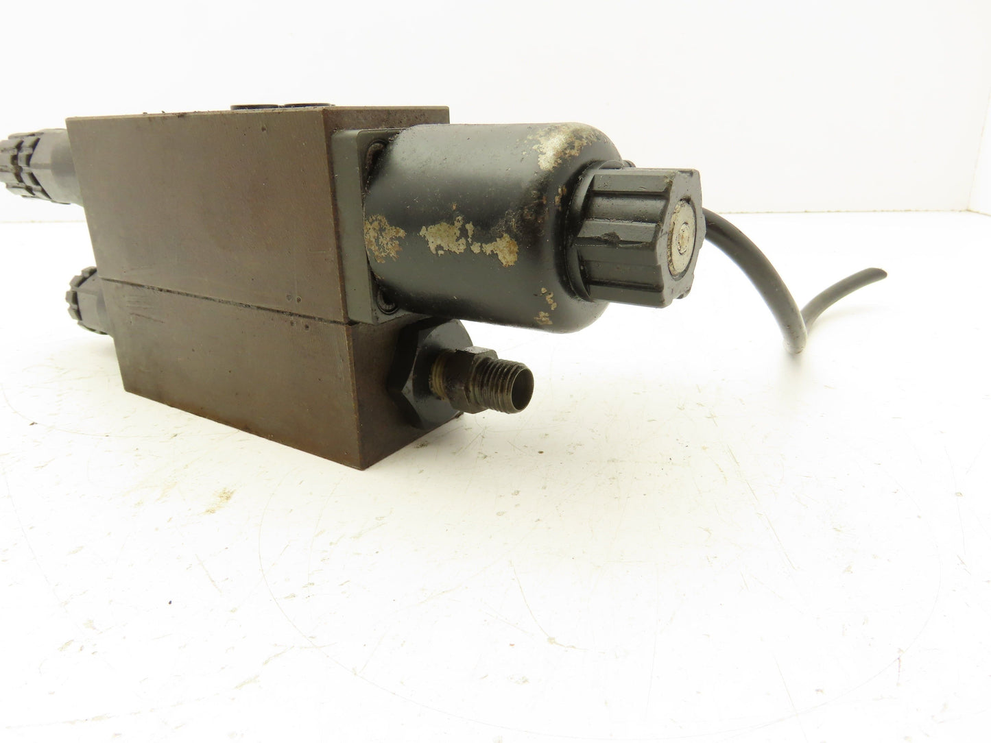 Nachi OGS-G01-PCC-K-D2-21 Hydraulic 2-Pressure Reducing Modular Valve 24VDC