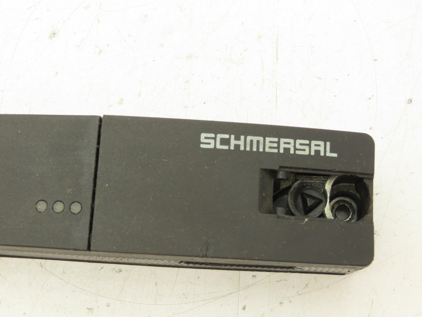 Schmersal AZM 200 ST-T-1P2P-2568 Door Latch Interlock Latch 24VDC Solenoid