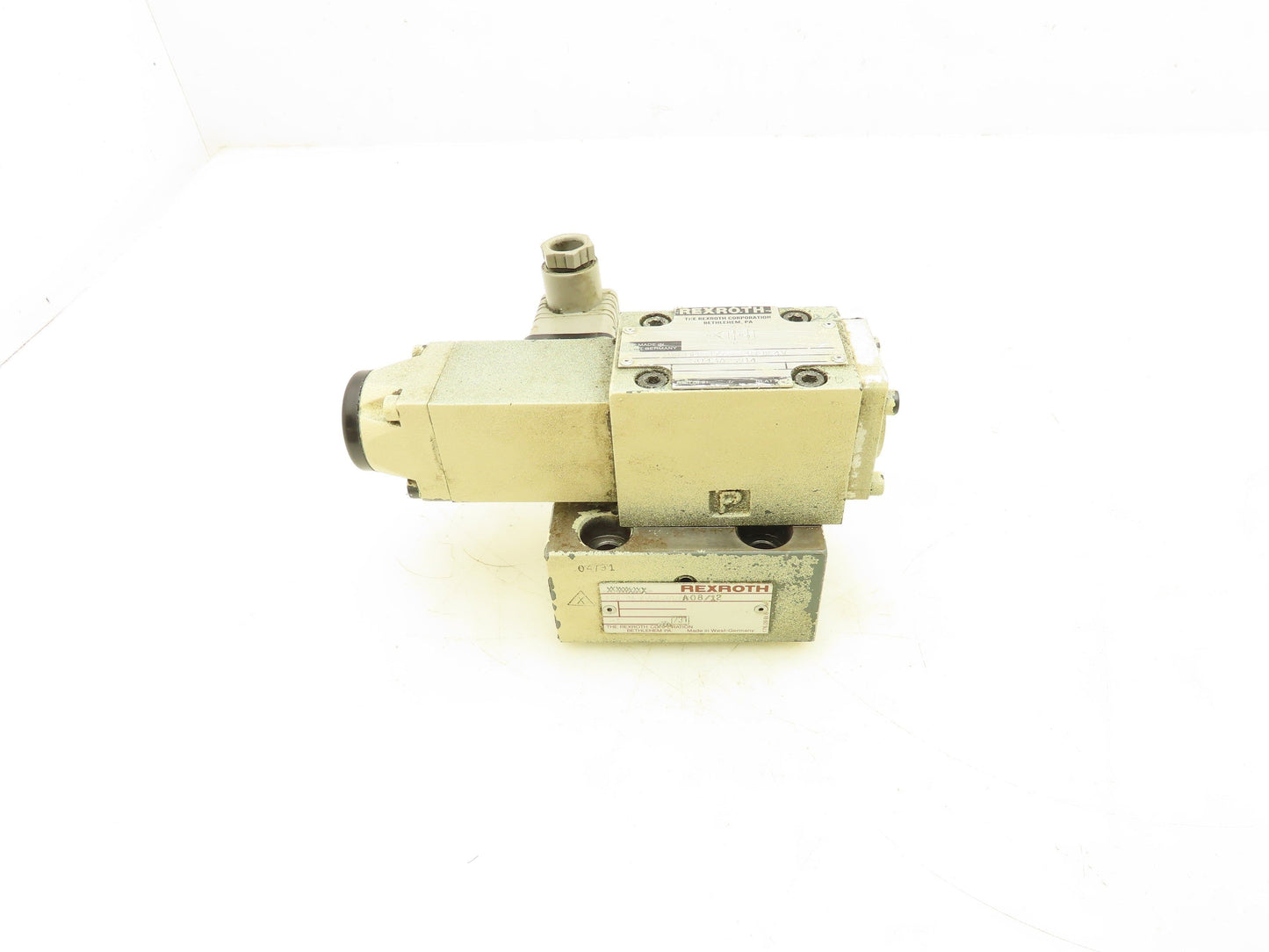 Rexroth LFA16 KWA-60/A08/12 Logic Cartridge Valve Solenoid Control Cover 4WE6D51