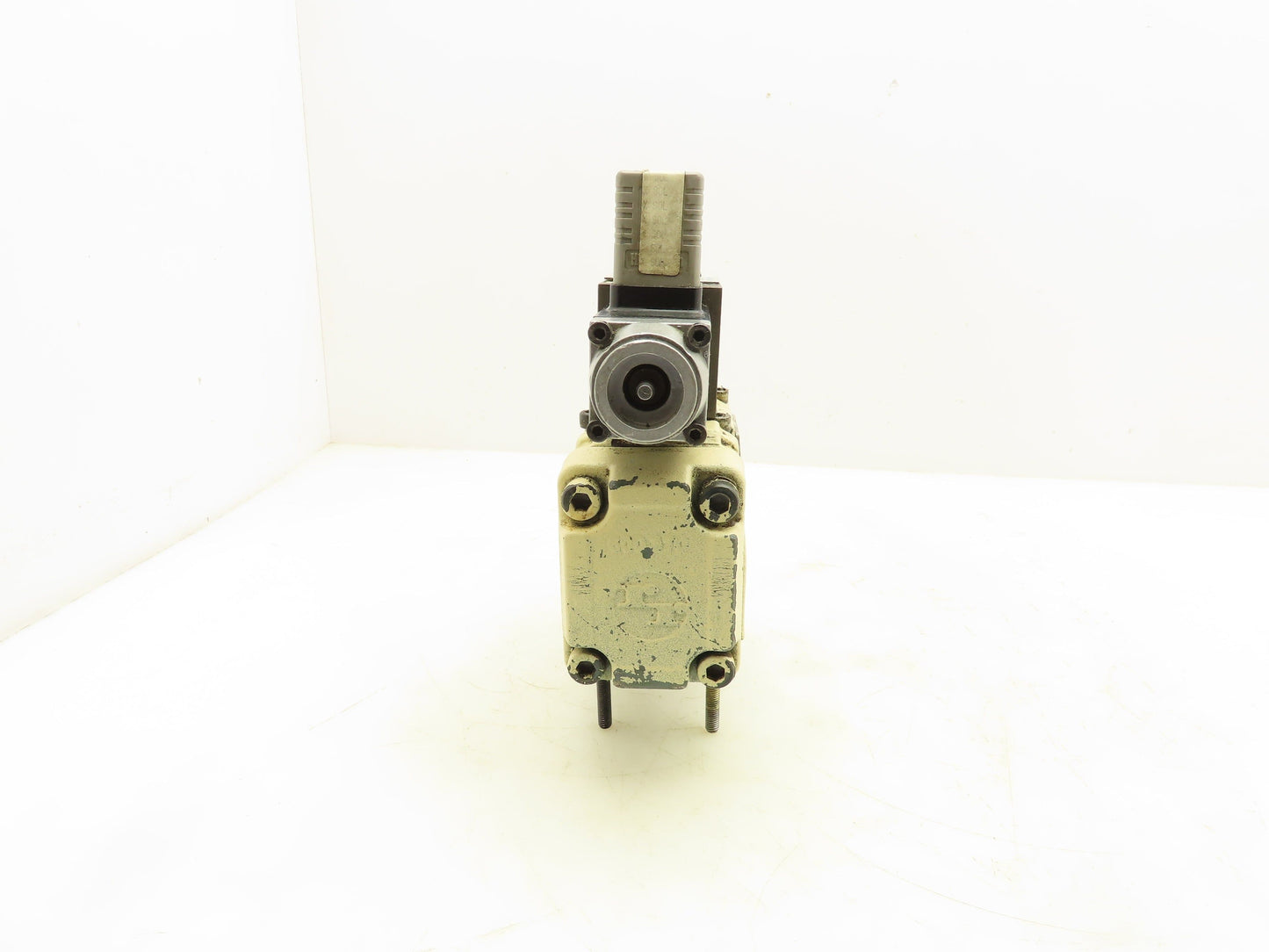 Rexroth 4WE6 W53/AG24NK4 Directional Control Solenoid Valve 4WEH10E40 24V