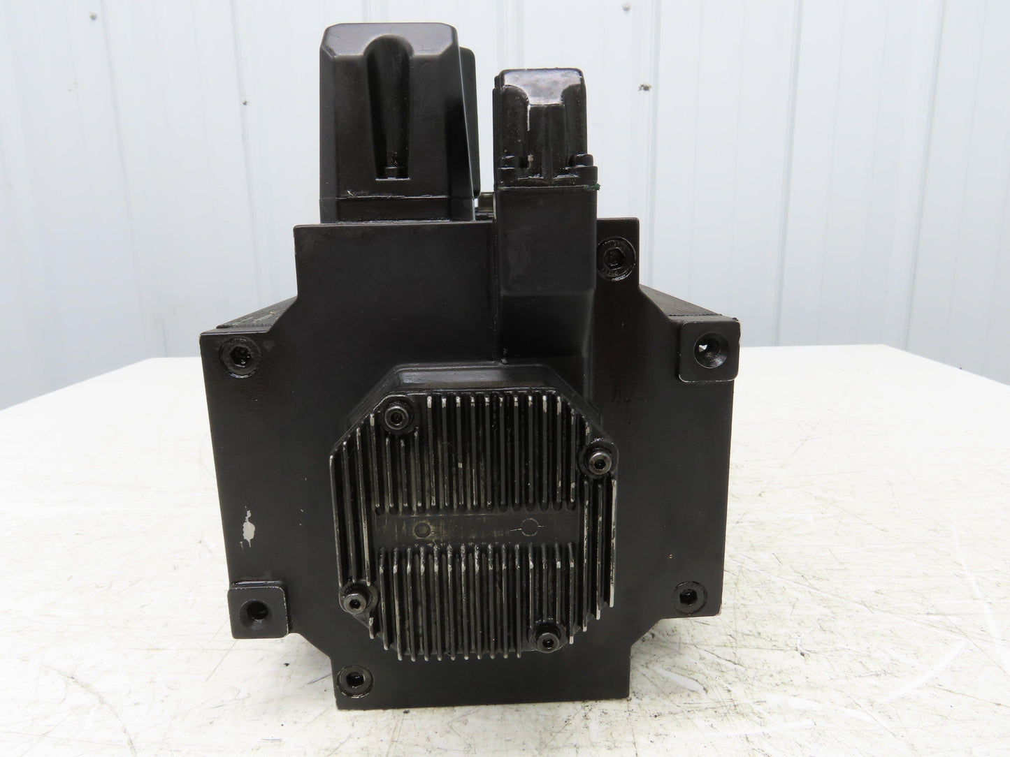 Okuma BL-MP400J-20SBC AC Servo Motor 6.7kW 2000 RPM 143V 3PH 40.8A Encoder