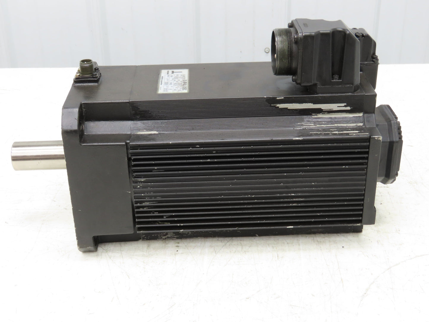 Okuma BL-MP400J-20SBC AC Servo Motor 6.7kW 2000 RPM 143V 3PH 40.8A Encoder