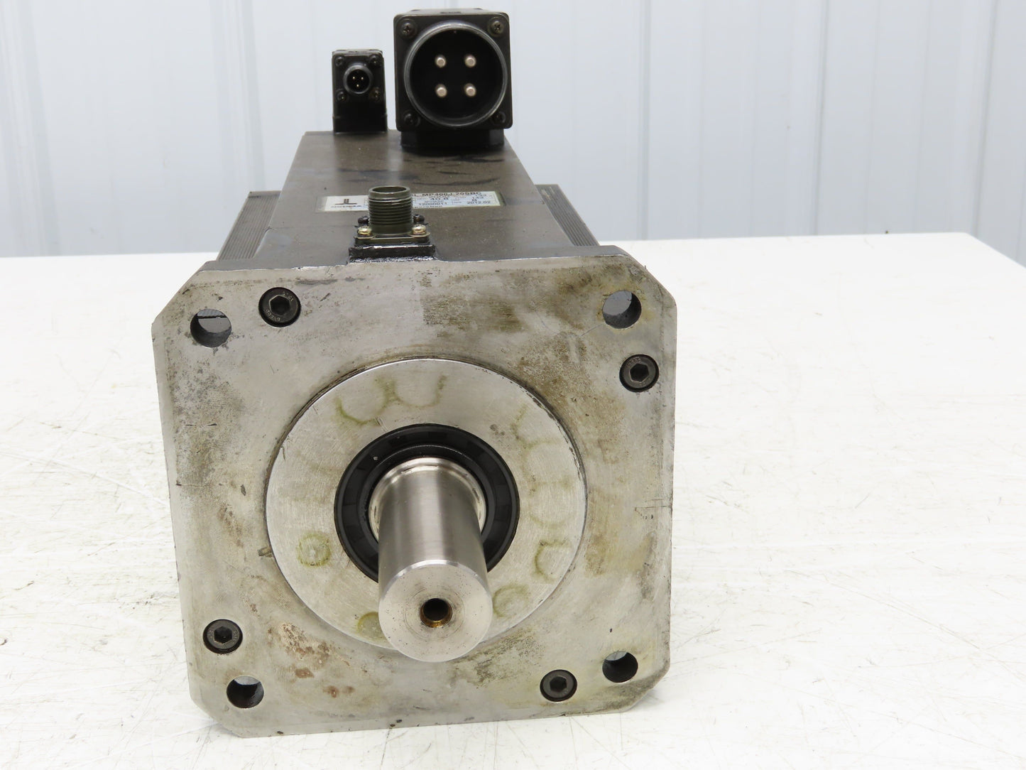 Okuma BL-MP400J-20SBC AC Servo Motor 6.7kW 2000 RPM 143V 3PH 40.8A Encoder