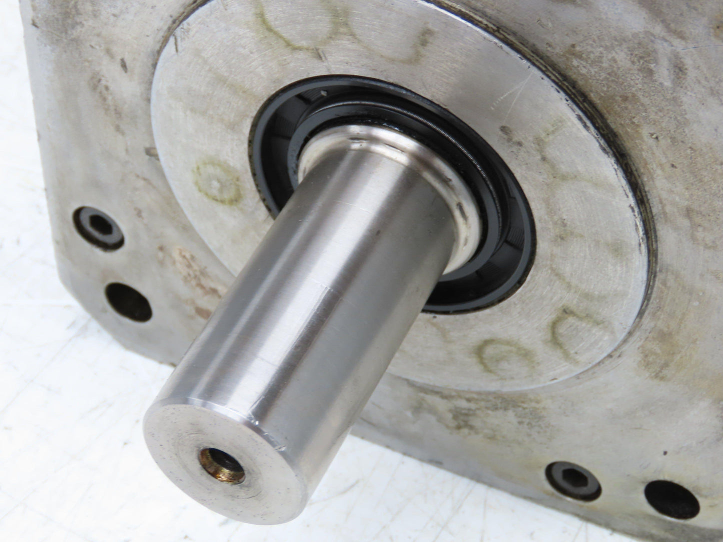 Okuma BL-MP400J-20SBC AC Servo Motor 6.7kW 2000 RPM 143V 3PH 40.8A Encoder