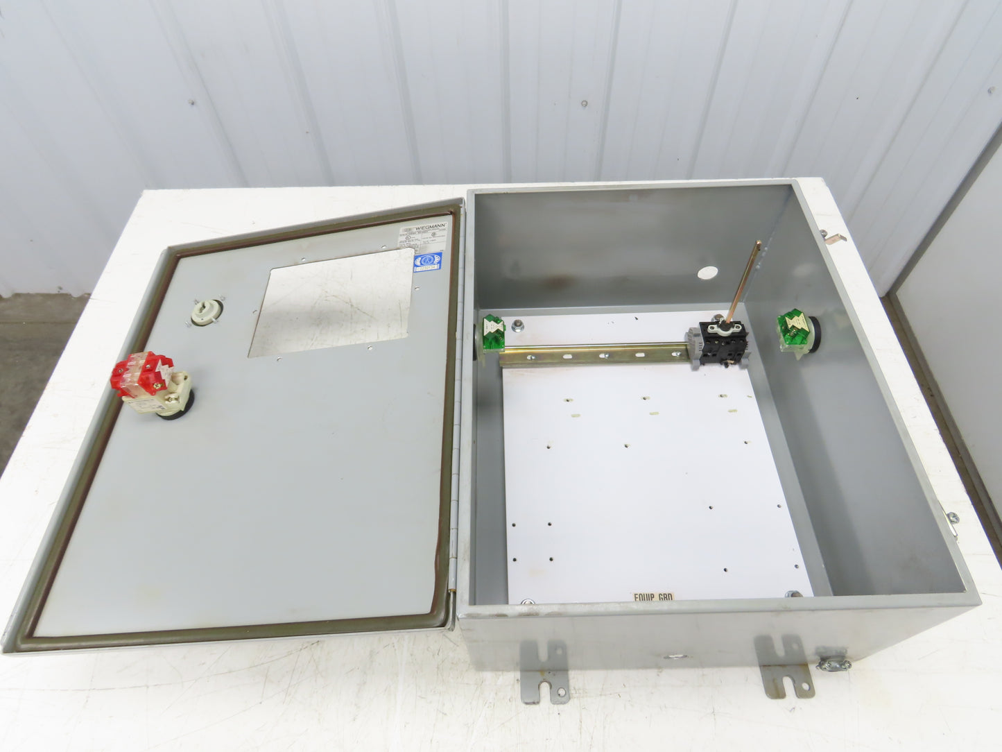 Wiegmann B201609CH Electrical Enclosure 20x16x9" Wall Mount 5.5x7.5" Cutout