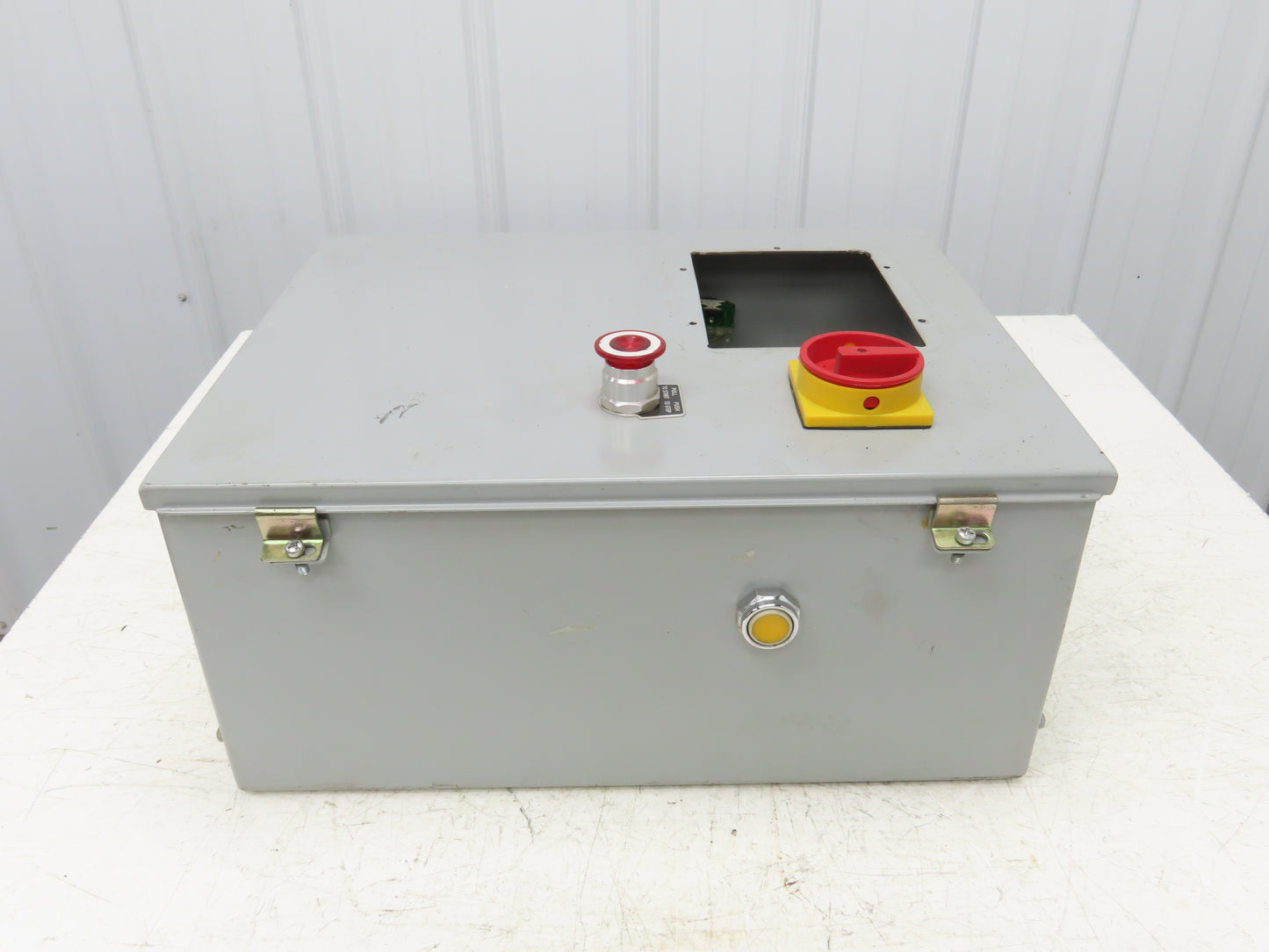 Wiegmann B201609CH Electrical Enclosure 20x16x9" Wall Mount 5.5x7.5" Cutout