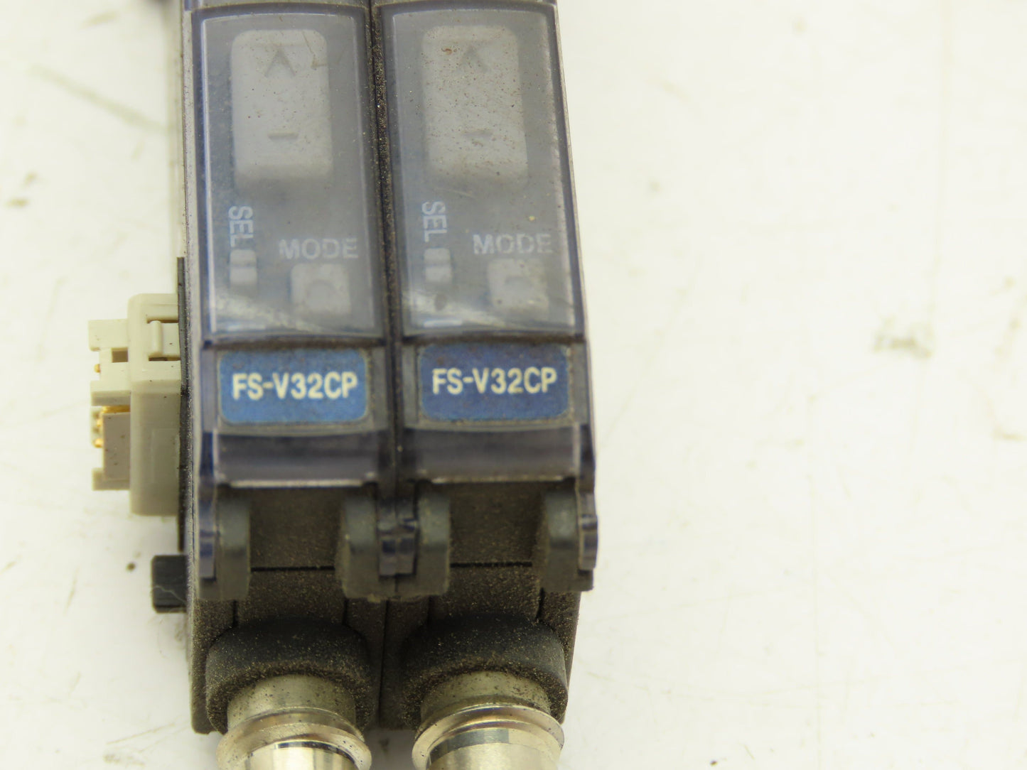 Keyence FS-V31CP Amplifier Photoelectric Sensor Set 12-24VDC 20mA M8 Connector