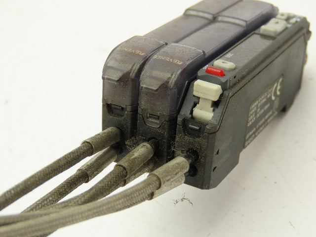 Keyence FS-V31CP Amplifier Photoelectric Sensor Set 12-24VDC 20mA M8 Connector