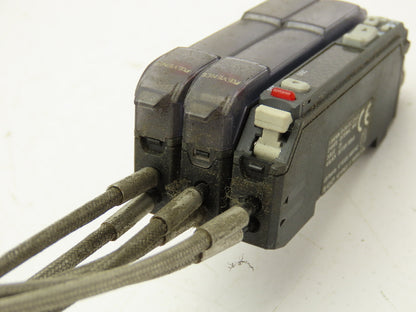 Keyence FS-V31CP Amplifier Photoelectric Sensor Set 12-24VDC 20mA M8 Connector