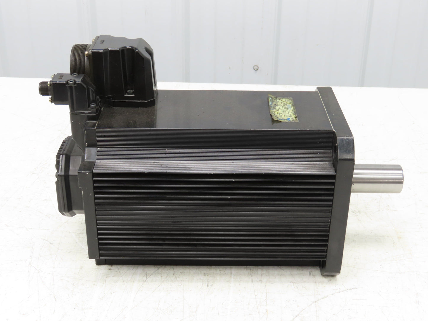 Okuma BL-MP400J-20SNA AC Servo Motor 6.7kW 2000 RPM 143V 40.8A 3PH Encoder