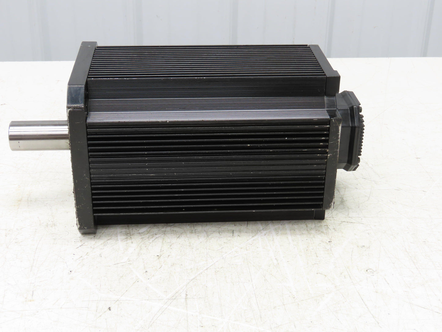 Okuma BL-MP400J-20SNA AC Servo Motor 6.7kW 2000 RPM 143V 40.8A 3PH Encoder