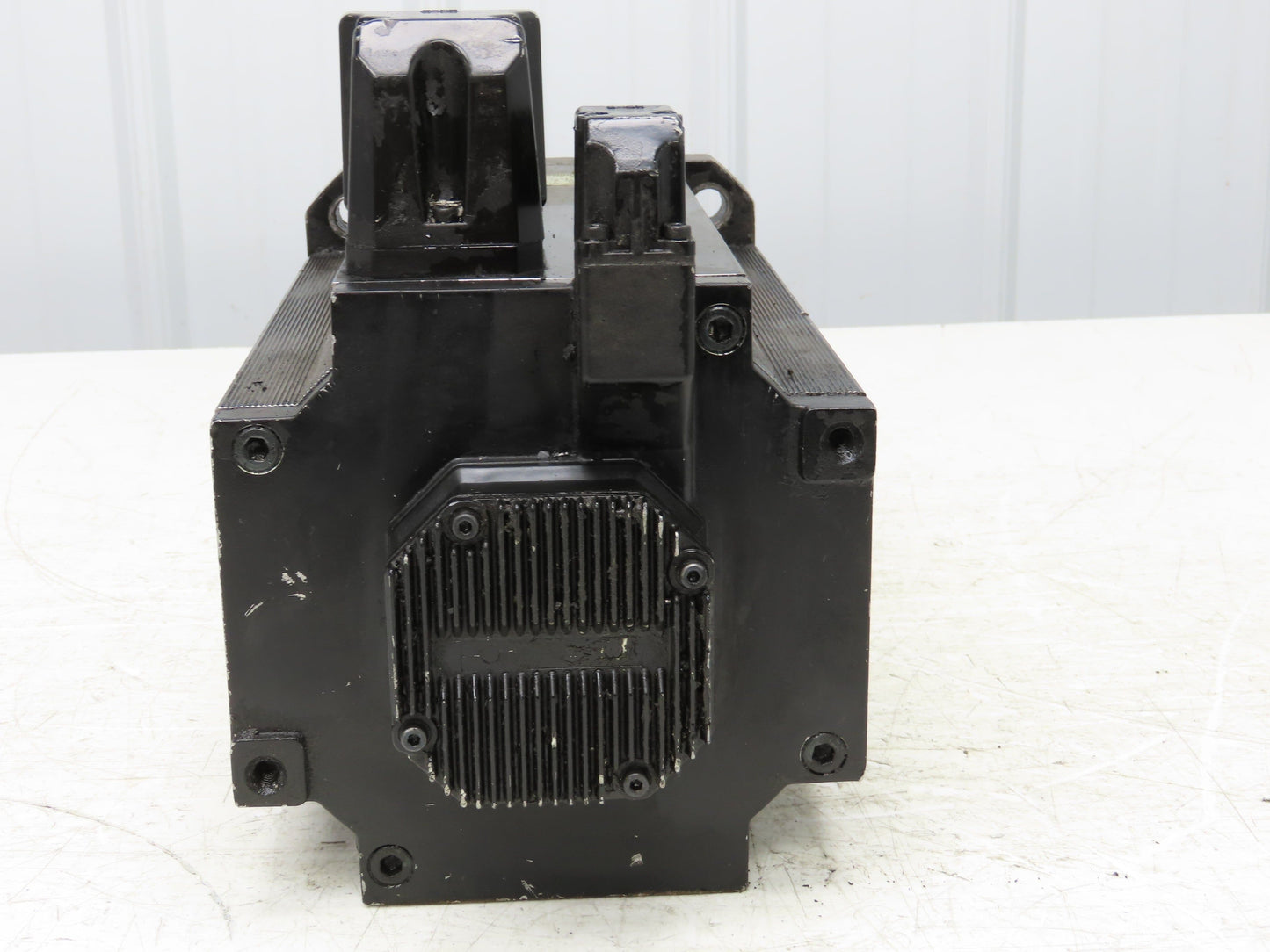 Okuma BL-MP400J-20SNA AC Servo Motor 6.7kW 2000 RPM 143V 40.8A 3PH Encoder