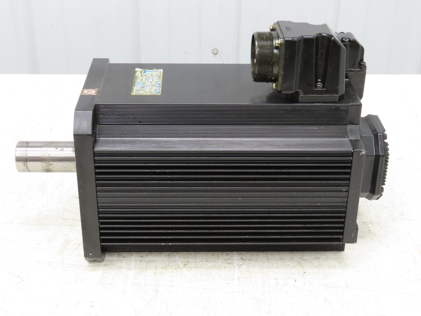 Okuma BL-MP400J-20SNB AC Servo Motor 6.7kW 2000 RPM 143V 40.8A 3PH Encoder