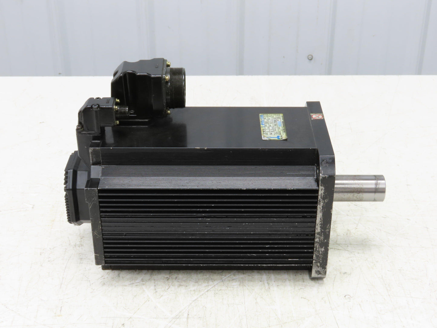 Okuma BL-MP400J-20SNB AC Servo Motor 6.7kW 2000 RPM 143V 40.8A 3PH Encoder