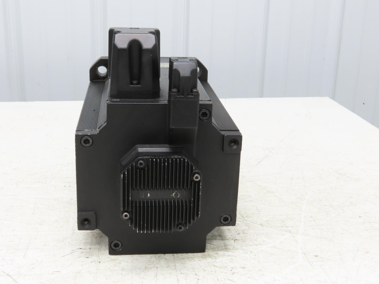 Okuma BL-MP400J-20SNB AC Servo Motor 6.7kW 2000 RPM 143V 40.8A 3PH Encoder