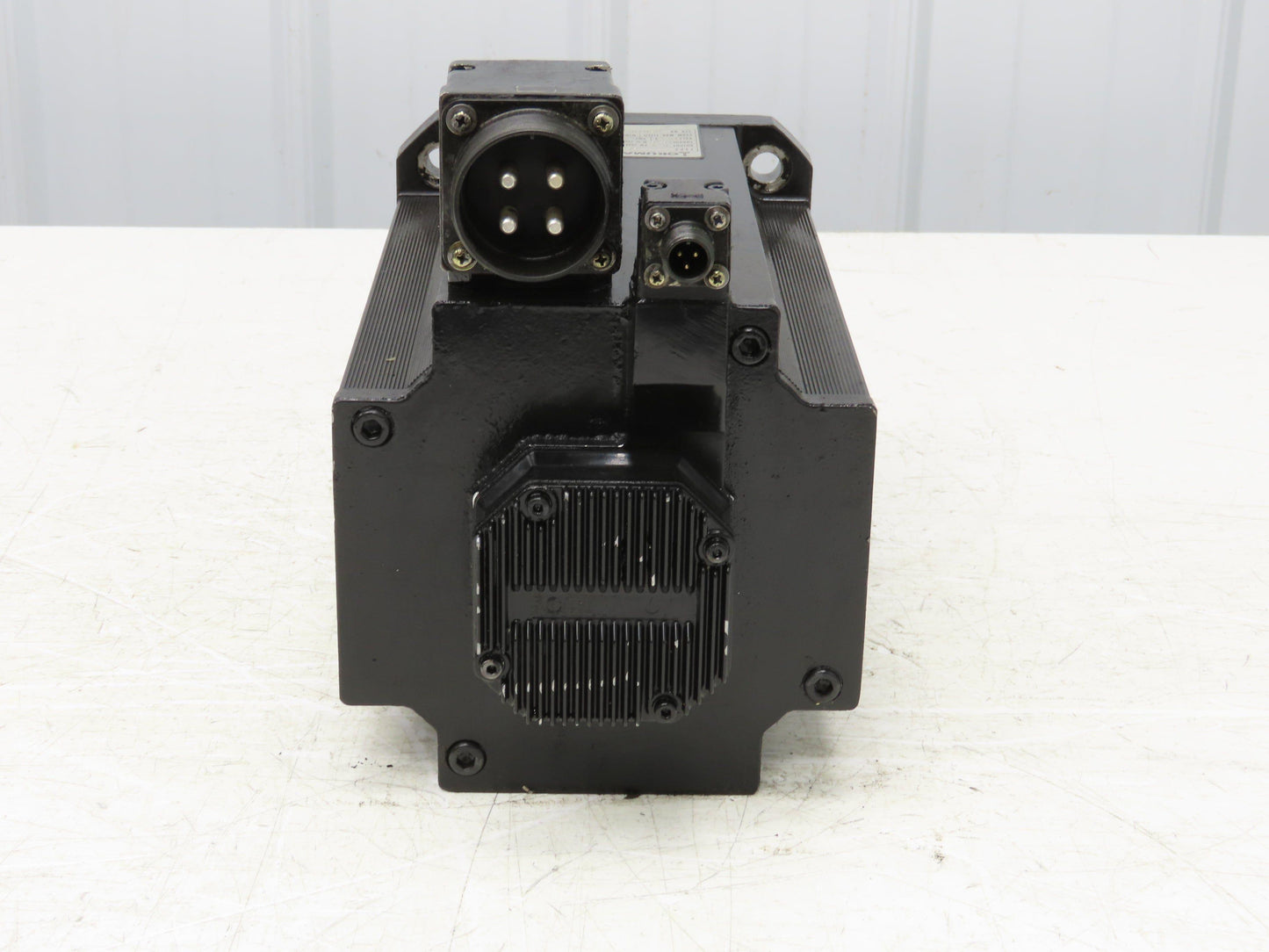 Okuma BL-MP400J-20S AC Servo Motor 6.7kW 2000 RPM 143V 40.8A Encoder ER-JB-7200D