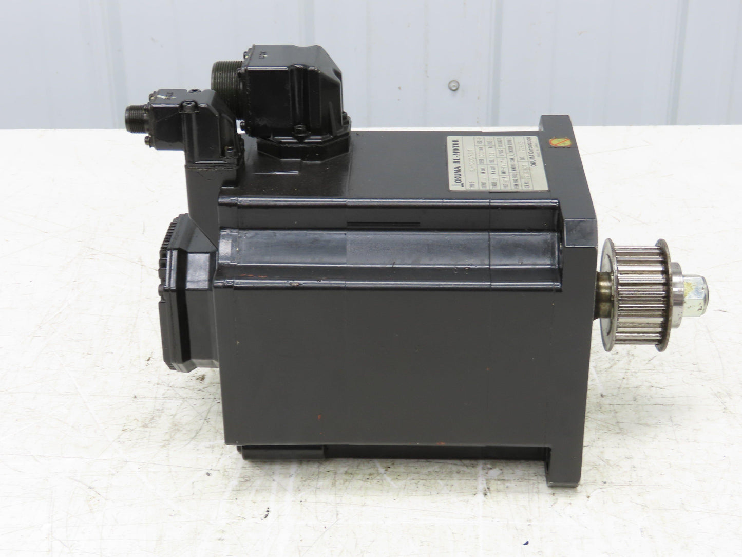 Okuma BL-MC200J-20T AC Servo Motor 4kW 2000 RPM 157V 14.7A 3PH Encoder