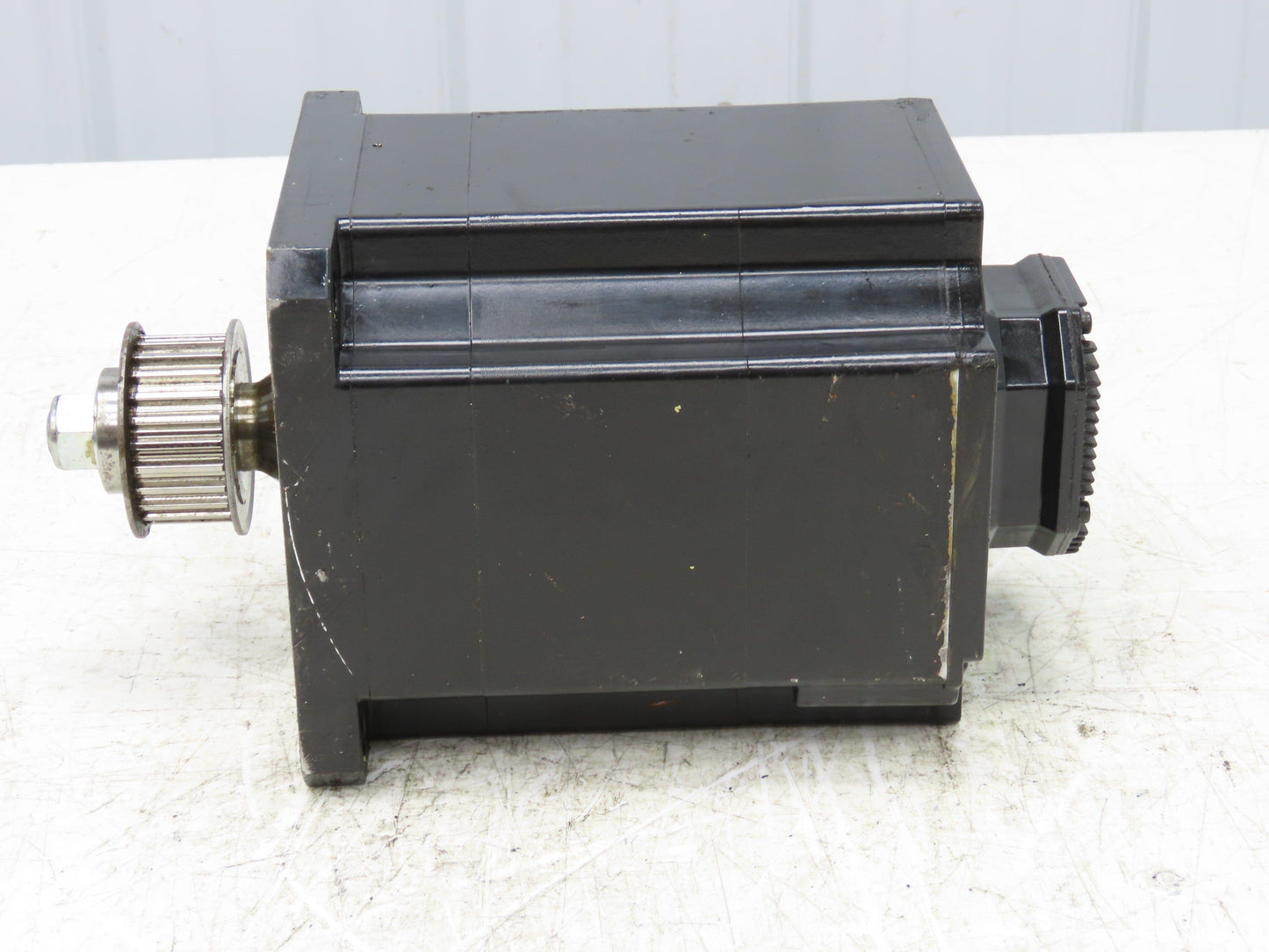 Okuma BL-MC200J-20T AC Servo Motor 4kW 2000 RPM 157V 14.7A 3PH Encoder