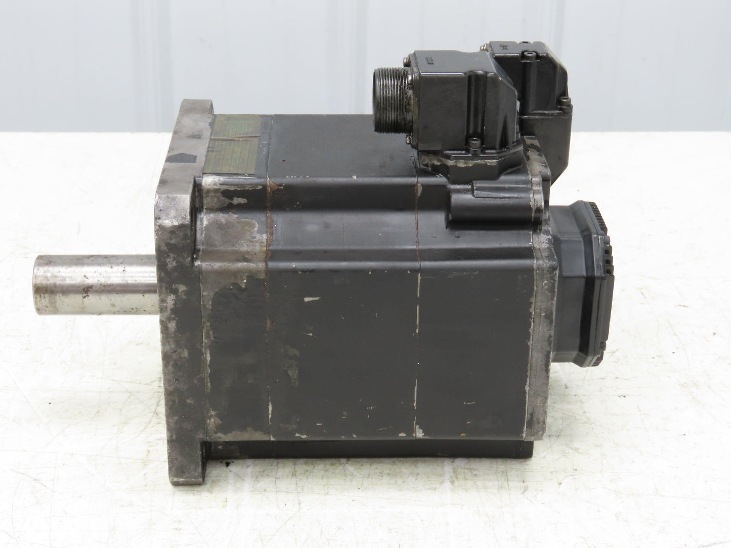 Okuma AC Servo Motor 4kW 2000 RPM 157V 16.2A 3PH Encoder