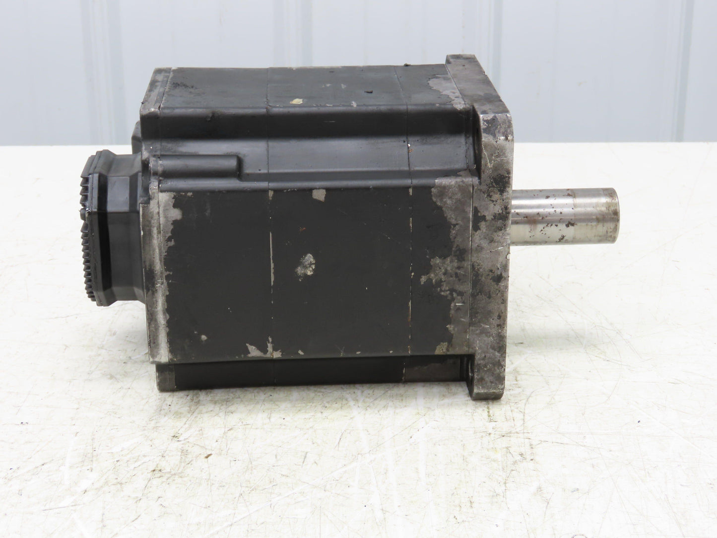 Okuma AC Servo Motor 4kW 2000 RPM 157V 16.2A 3PH Encoder
