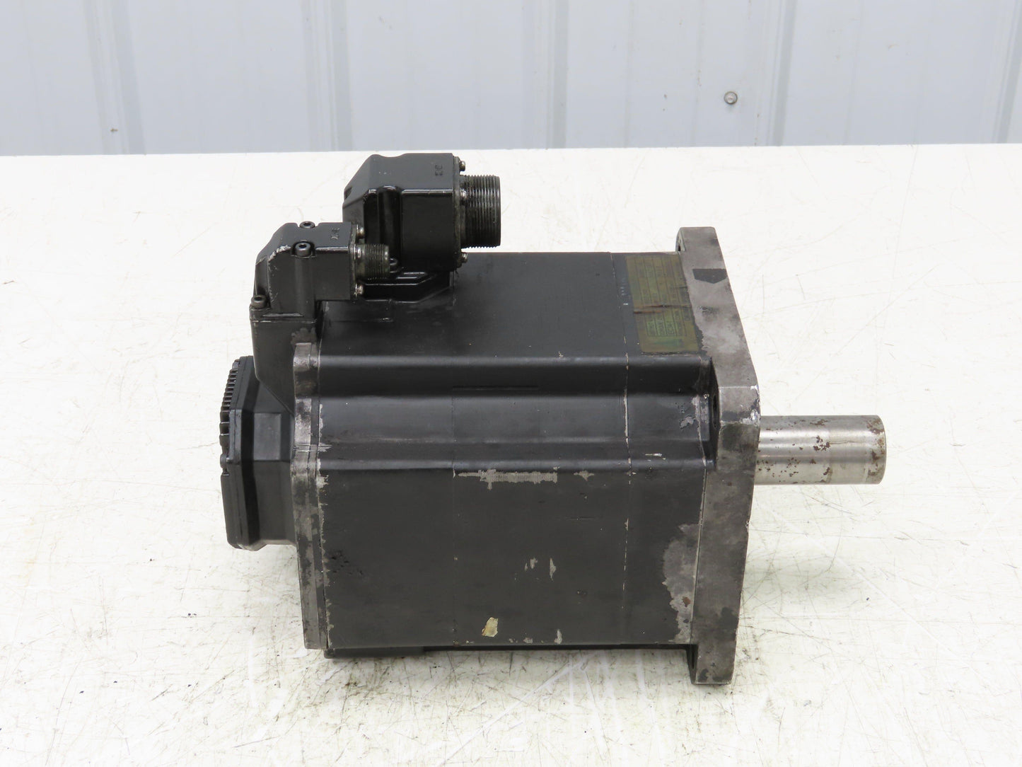 Okuma AC Servo Motor 4kW 2000 RPM 157V 16.2A 3PH Encoder