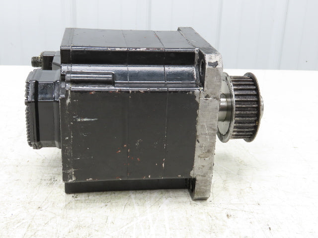Okuma BL-MC100J-30S AC Servo Motor 3kW 3000 RPM 133V 13.4A 3PH Encoder