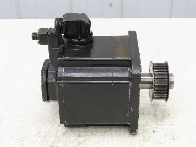 Okuma BL-MC100J-30S AC Servo Motor 3kW 3000 RPM 133V 13.4A 3PH Encoder