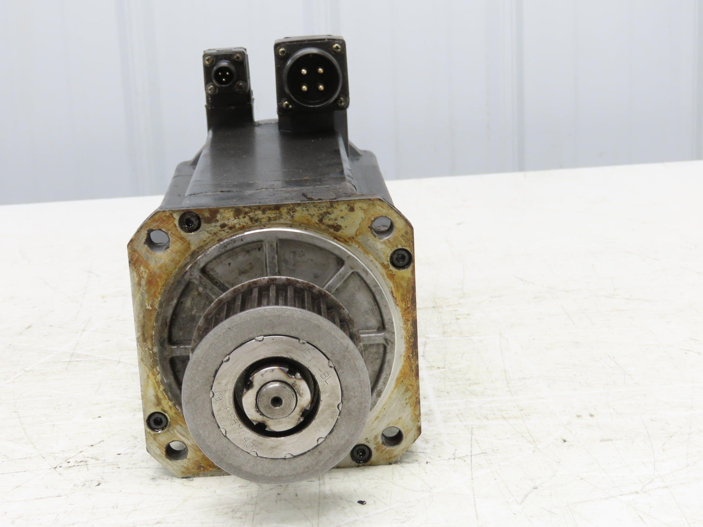 Okuma BL-MC190J-20T AC Servo Motor 3.9kW 2000 RPM 133V 16.9A 3PH Encoder